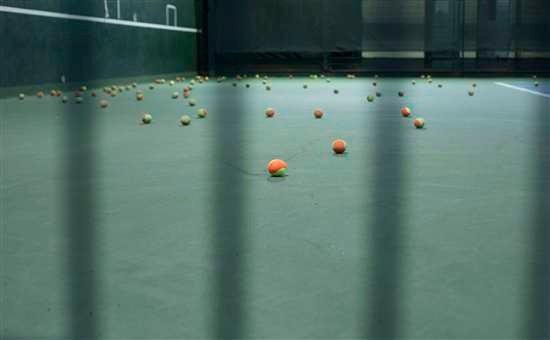 网球的发球战术与接发球战术 关于网球运动如何进行身体训练法 