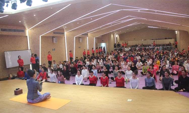 受邀参加惠州瑜伽大会