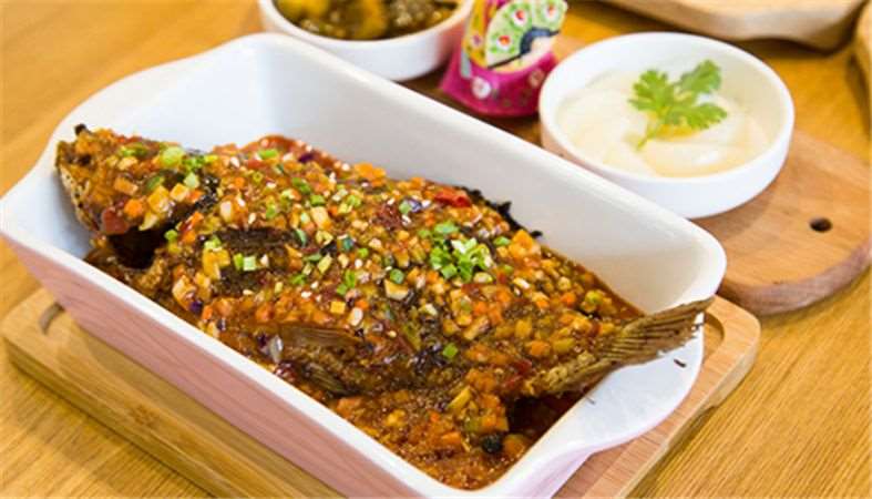 想在哈尔滨学烤鱼饭哪里有？