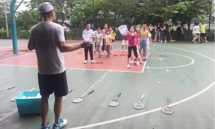 深圳青少年羽毛球培训班