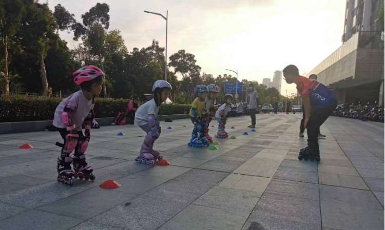 深圳幼儿轮滑培训班