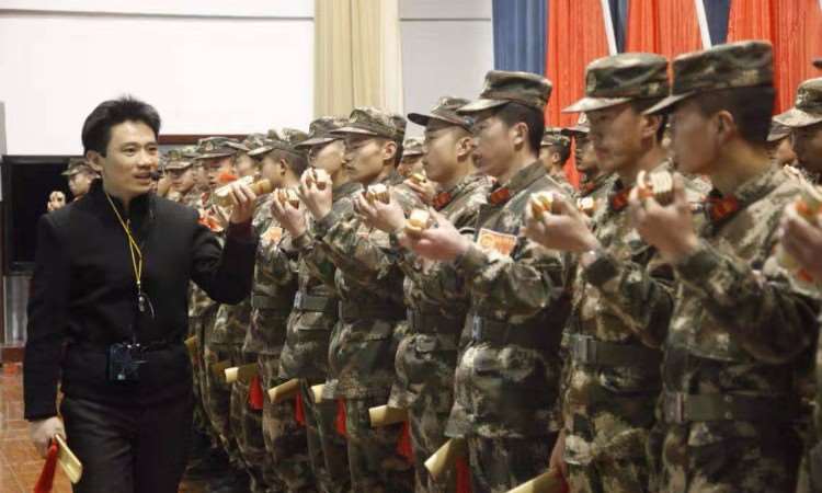新疆武警部队上课