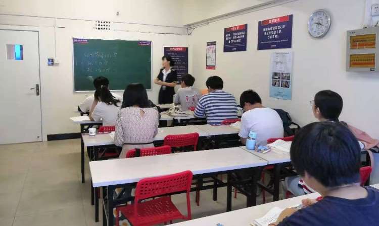 日语考级班课