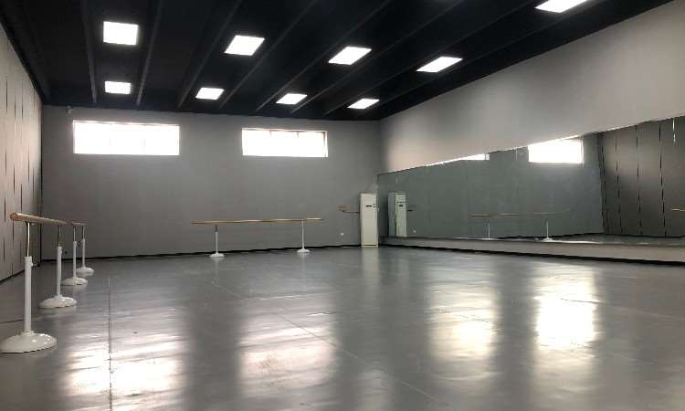 5米挑高 200平舞蹈教室
